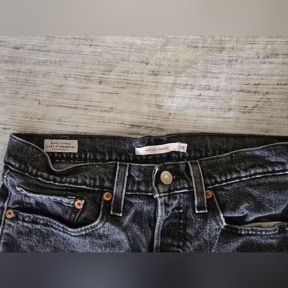 Levi's Gray Ankle Jeans for Women - Picture 4 of 6